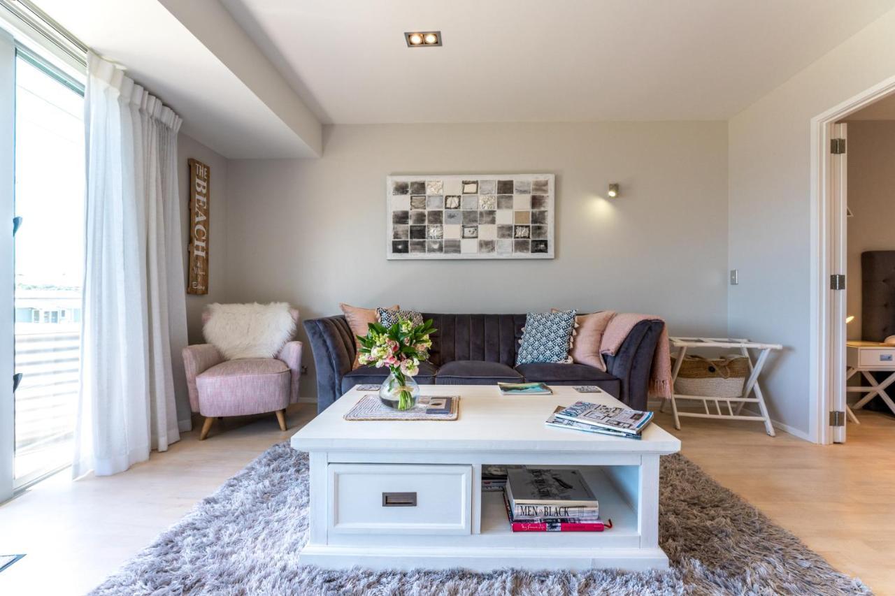 Oneroa Bay Villas Bagian luar foto