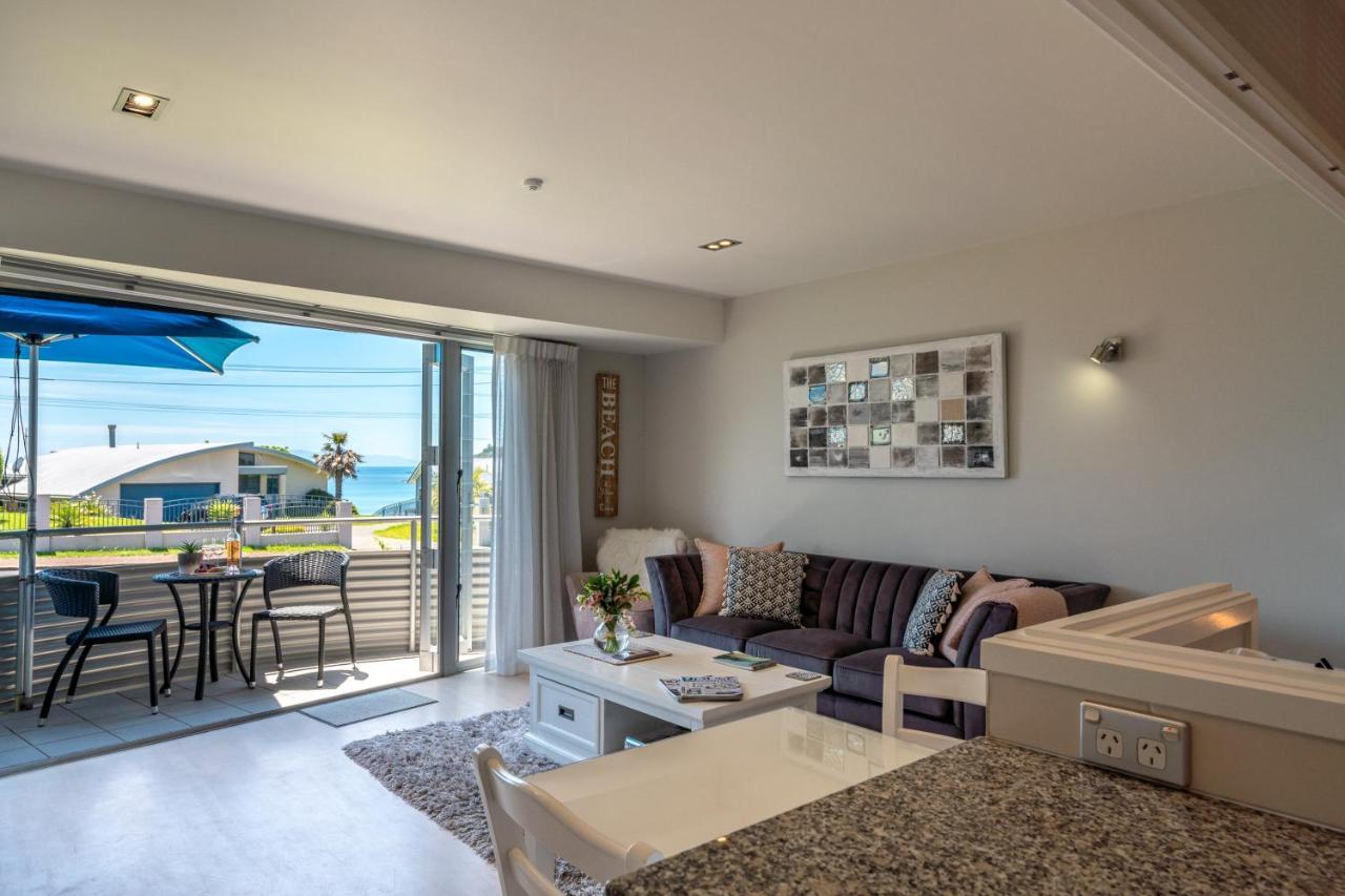 Oneroa Bay Villas Bagian luar foto