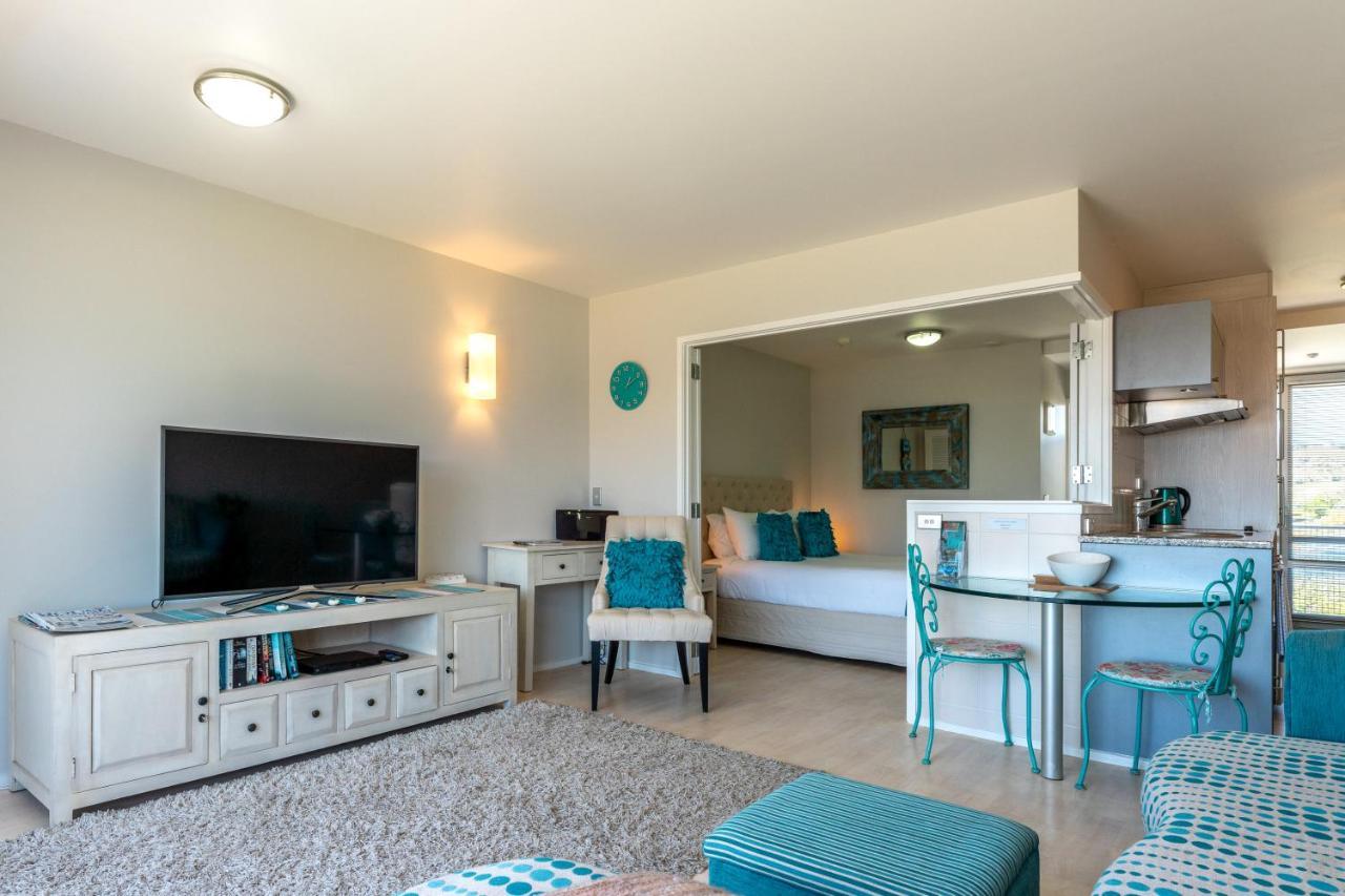 Oneroa Bay Villas Bagian luar foto