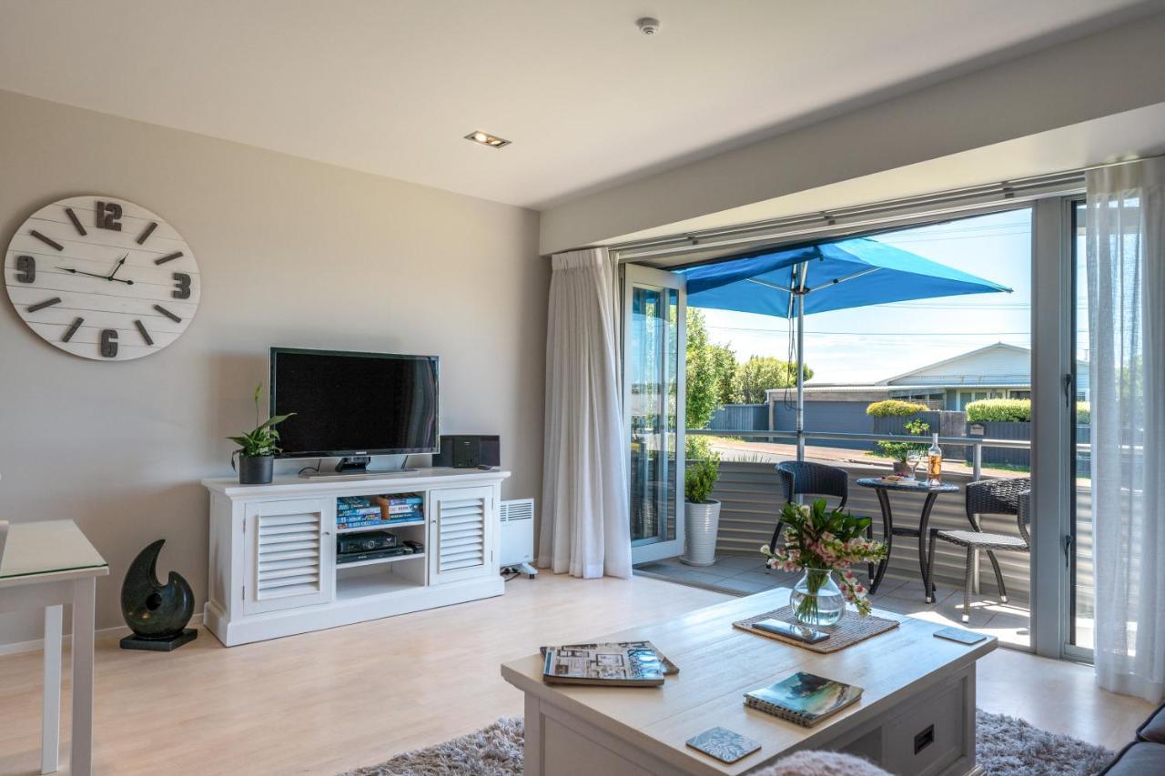 Oneroa Bay Villas Bagian luar foto